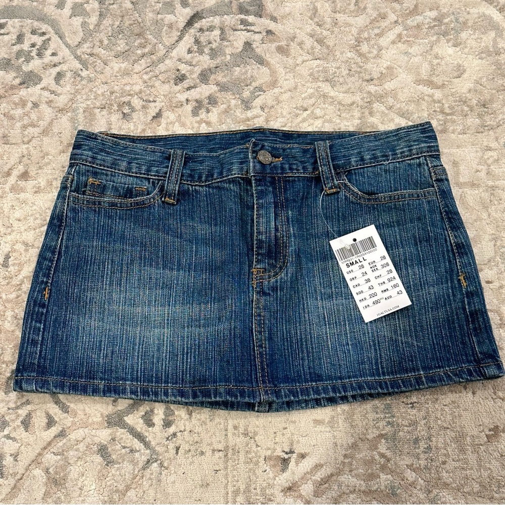 BRANDY MELVILLE MINI SKIRT